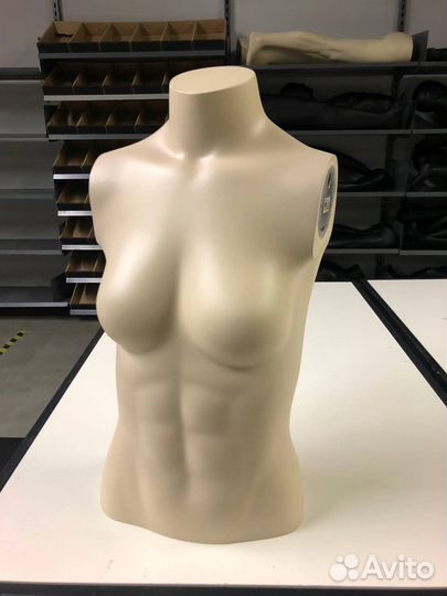 Манекен с плинтом