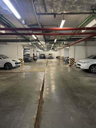 Машиноместо, 14 м²