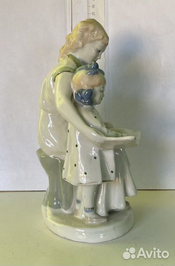 Фарфоровая статуэтка Первая Буква зхк Полонне