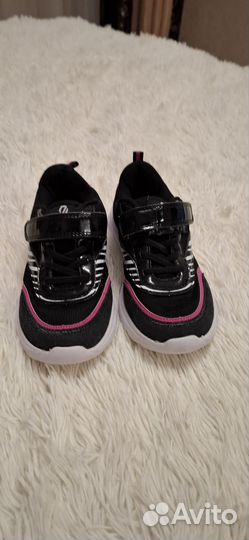 Кроссовки женские