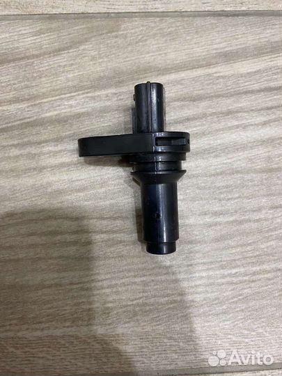Датчик положения коленвала Nissan j32