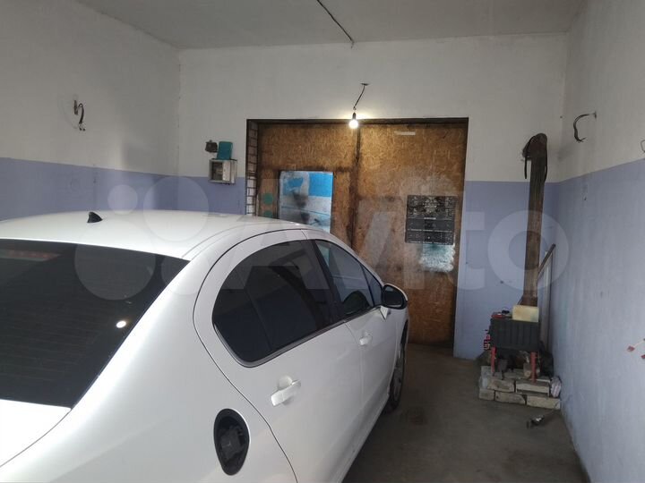 Гараж, > 30 м²