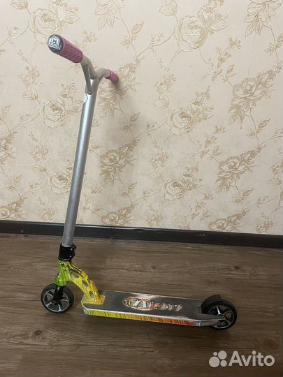 Трюковой самокат mgp