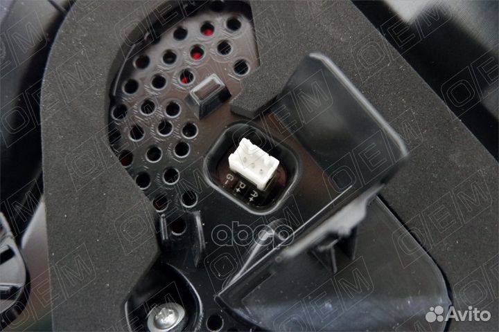 Фонарь левый внутренний Toyota RAV4 4 CA40