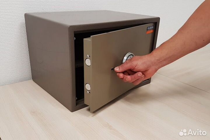 Вскрытие замков,авто,сейфов,замена замков,ремонт