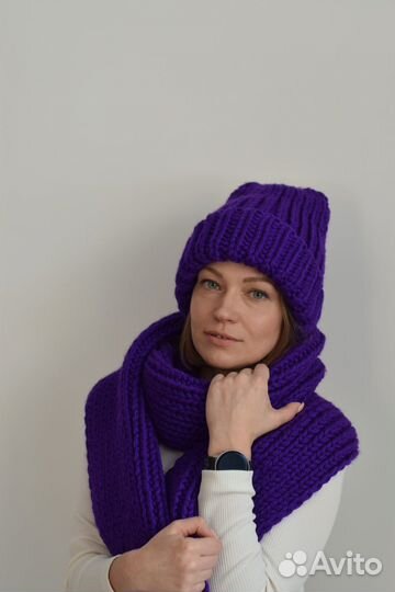 Зимние вязаные шапки и шарфы