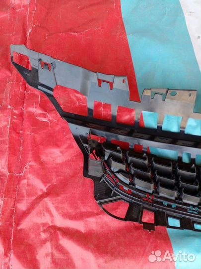 Решетка радиатора Opel Astra J