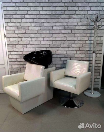 Парикмахерское кресло