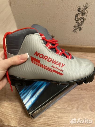 Лыжные ботинки