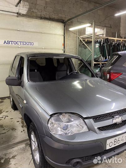 Лобовое стекло Chevrolet Niva 2123