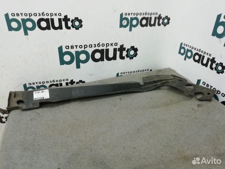 Уплотнитель переднего левого крыла 63829-1ZS0A