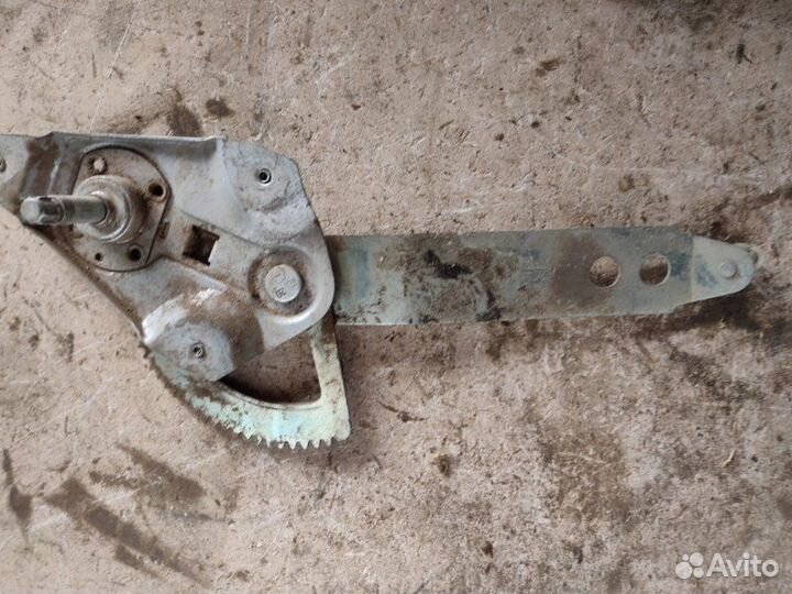 Стеклоподъемник механический задний правый Daewoo