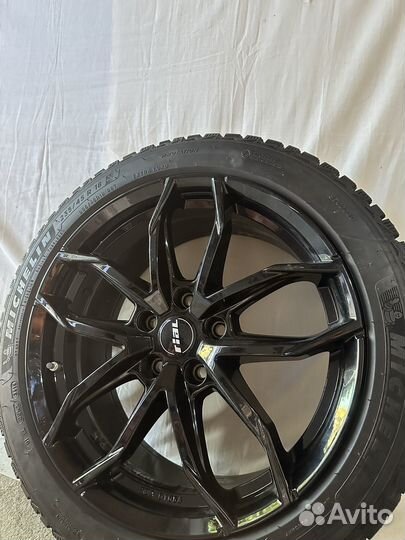 Michelin Agilis X-Ice North 235/45 R18
