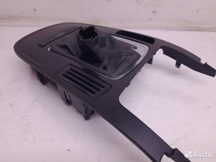 Накладка кулисы Audi A4 B8 2.0 2008