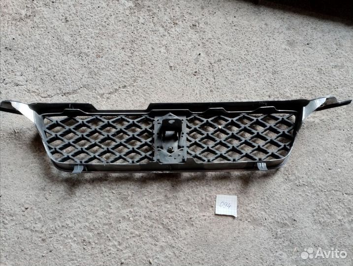 Toyota Sprinter E100 решетка радиатора