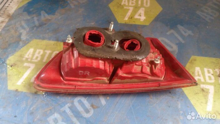 Фонарь задний внутренний правый Mitsubishi Lancer