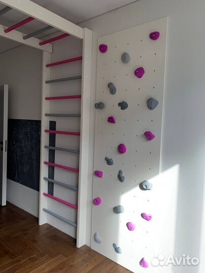 Детская двухъярусная кровать