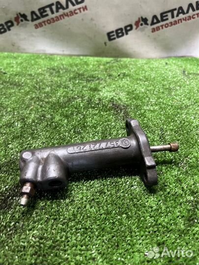 Рабочий цилиндр сцепления Volkswagen Passat B4