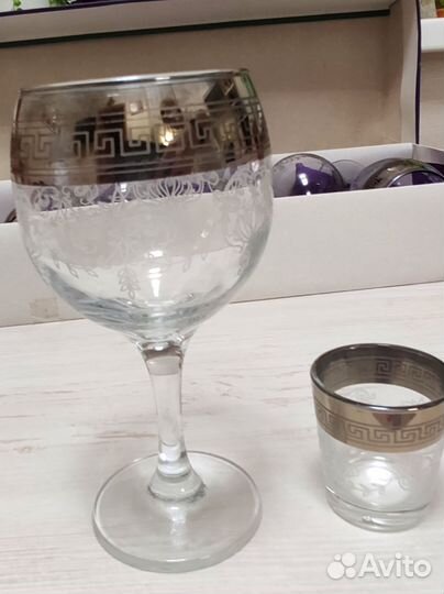 Набор фужеров для вина, рюмки