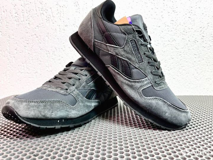 Кроссовки Reebok спортивные