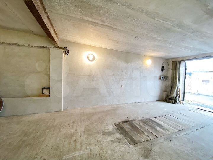 Гараж, > 30 м²