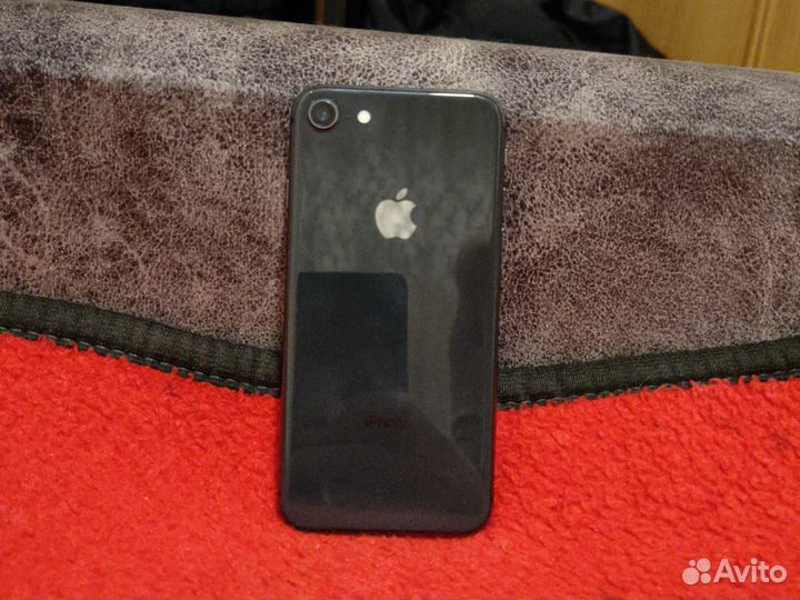 iPhone 8, 64 ГБ