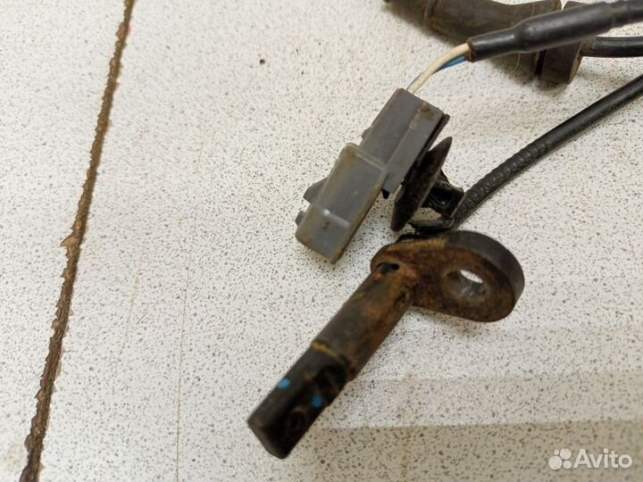 Датчик ABS передний Ниссан