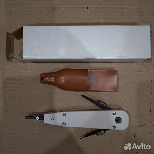 Приспособления заделки / крепления кабеля UTP / RG