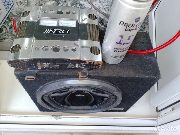 Автомобильный усилитель сабвуфера