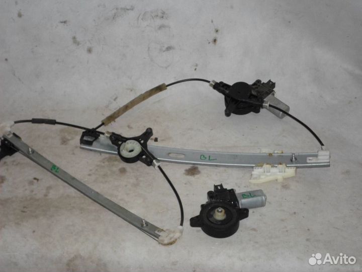 Стеклоподъемник Мазда 3 2010 - 2012 год