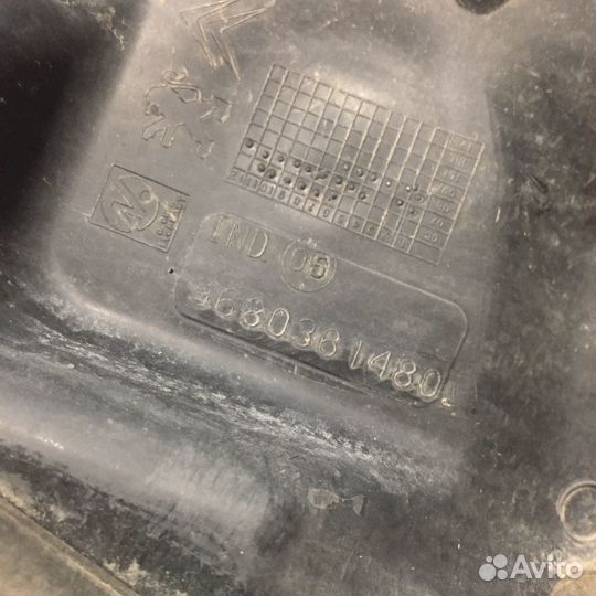 Защита пыльник радиатора Peugeot 308 Пежо 308