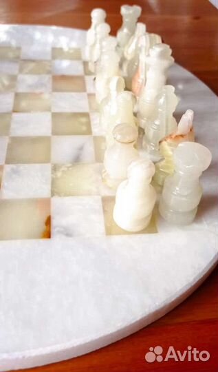 Шахматы из оникса