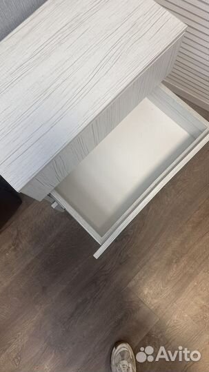 Тумба прикроватная