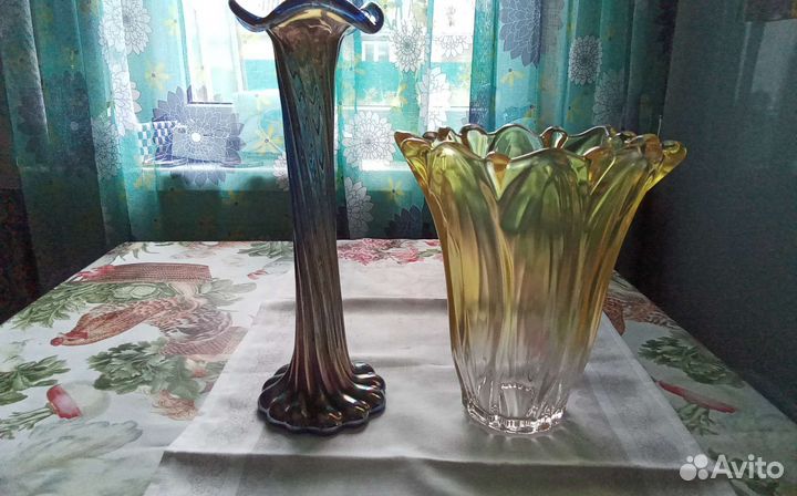 Вазы из цветного стекла