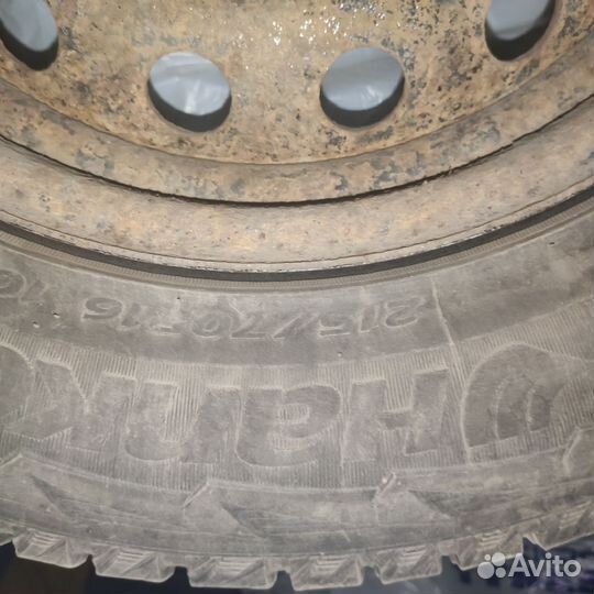 Hankook Winter I'Pike 215/70 R16