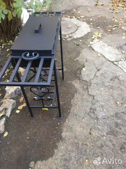 Мангал с элементами ковки