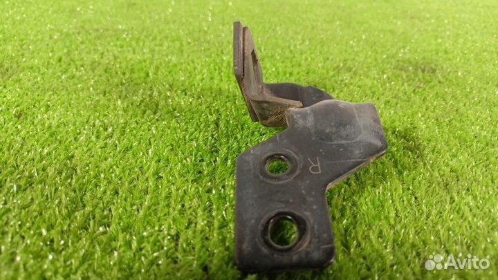 Кронштейн тормозного шланга задний правый Mazda 6