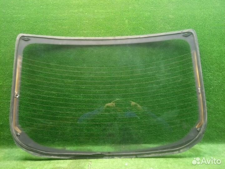 Стекло кузовное глухое заднее Ford Focus 3 седан