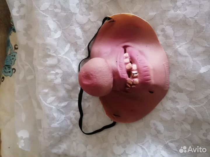 Резиновая маска