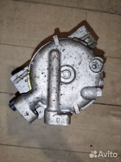 Компрессор кондиционера Nissan X-trail T30