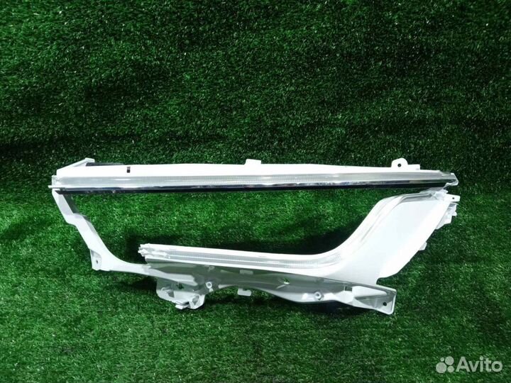 Маска фары Infiniti QX80 (17) L б/у