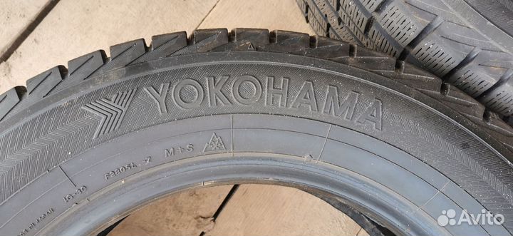 Yokohama Ice Guard IG30 215/60 R16