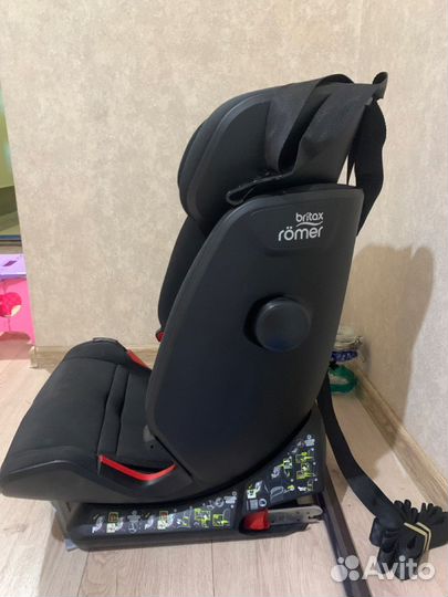 Автокресло Britax Roemer Advansafix IV R (черное )