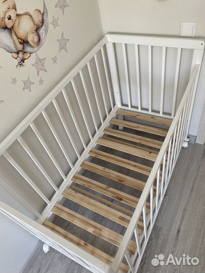 Детская кроватка с матрасом