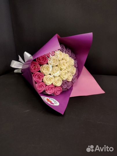 Букет - 29 Роз из Белого Шоколада