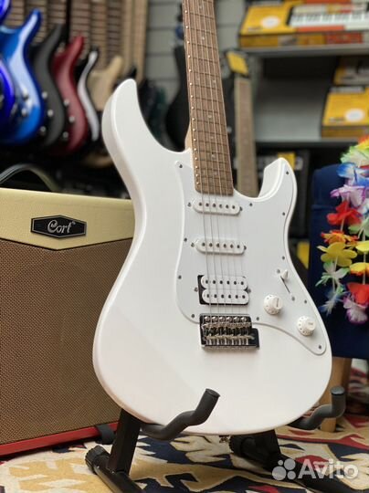 Электрогитара Yamaha pacifica 012