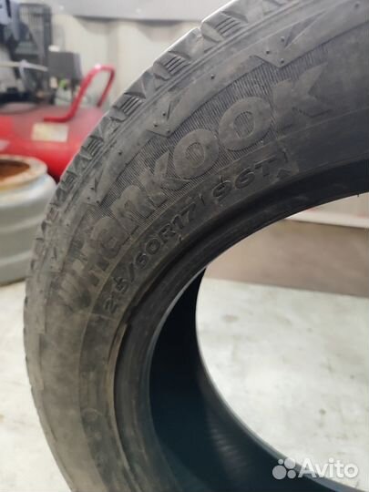 Hankook Winter I'Pike 215/60 R17 96T