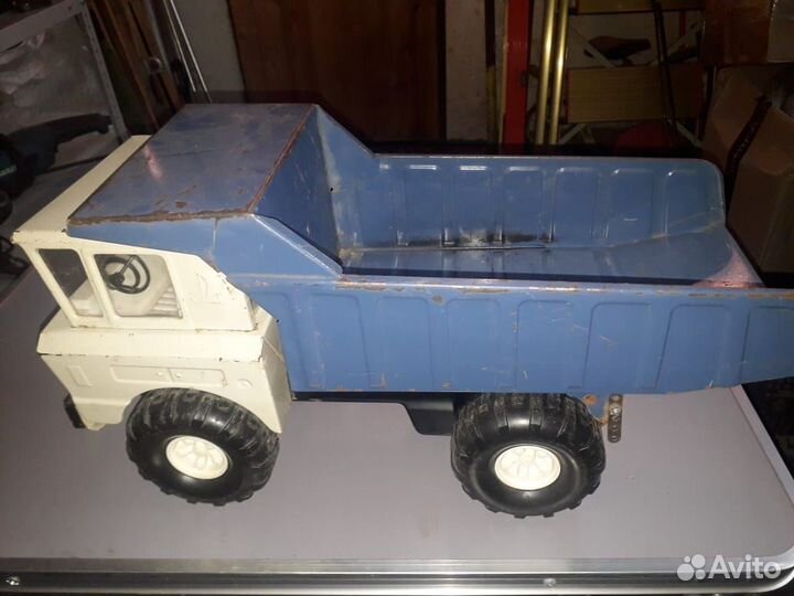 Коллекционная машина-самосвал 
