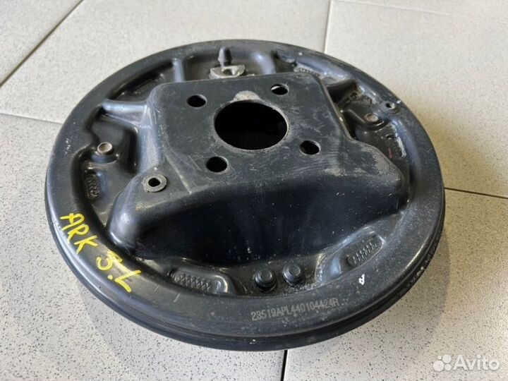 Щит опорный задний левый Renault Arkana пробег 46