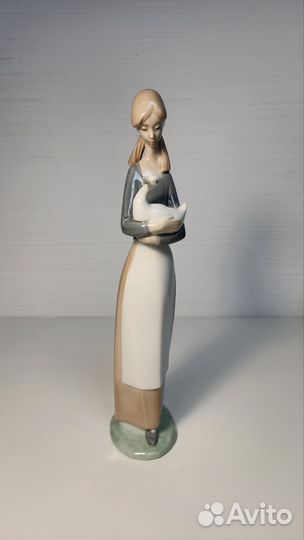 Статуэтка Nao Lladro девушка с гусем